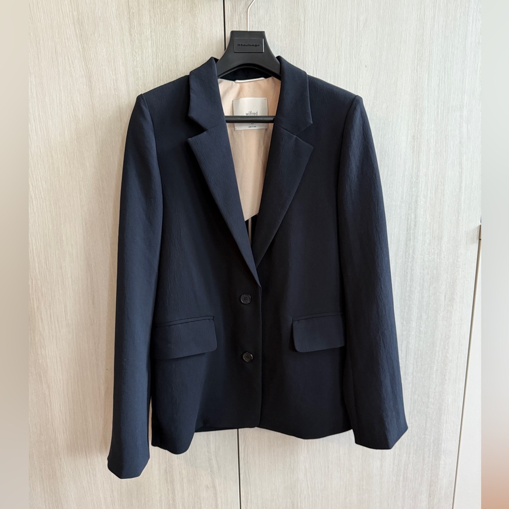 Aritzia Wilfred Blazer in Black Japanese Crepe, Like New
